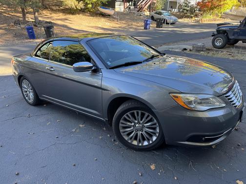 2012 Chrysler 200 Limited