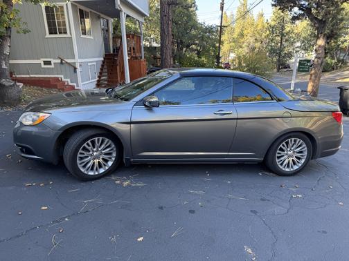 2012 Chrysler 200 Limited