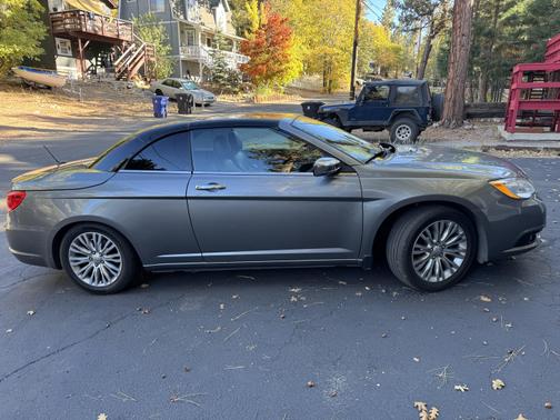 2012 Chrysler 200 Limited