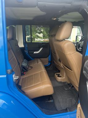 2012 Jeep Wrangler Unlimited Sahara