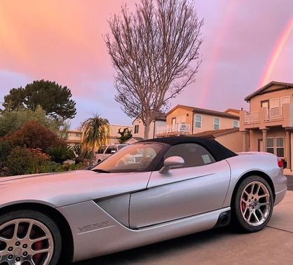 Silver 2004 Dodge Viper SRT-10