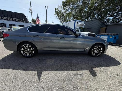 Gray 2019 BMW 540 i xDrive