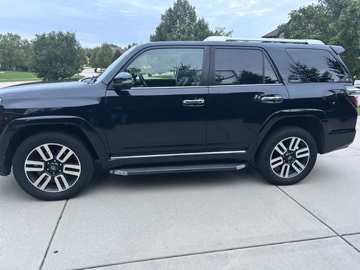 Black 2016 Toyota 4Runner Limited