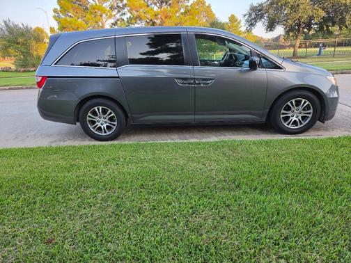 Gray 2013 Honda Odyssey EX