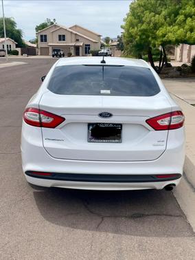 White 2015 Ford Fusion SE