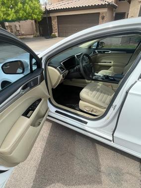 White 2015 Ford Fusion SE