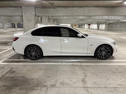 2022 BMW 330e Base