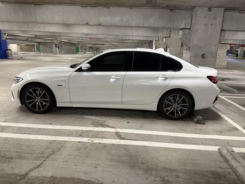 2022 BMW 330e Base