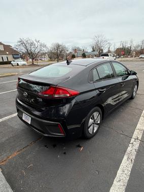 2019 Hyundai IONIQ Hybrid Blue