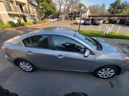 2013 Mazda Mazda3 i Sport