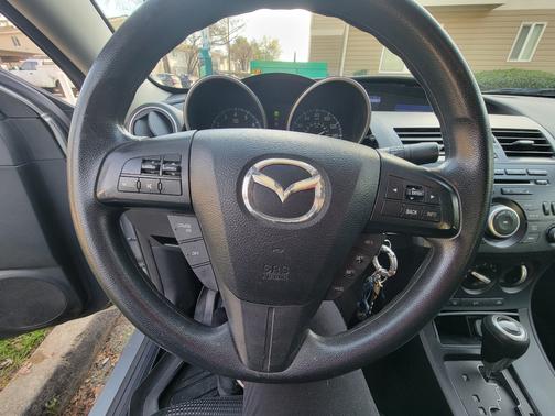 2013 Mazda Mazda3 i Sport