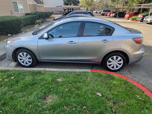 2013 Mazda Mazda3 i Sport