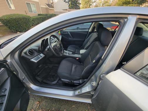 2013 Mazda Mazda3 i Sport