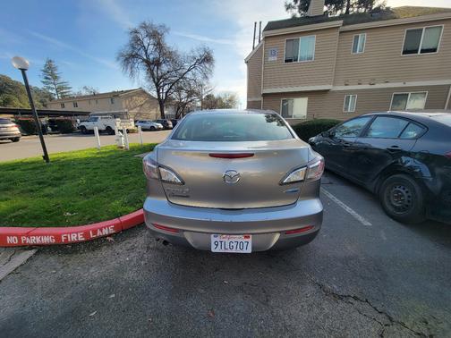 2013 Mazda Mazda3 i Sport