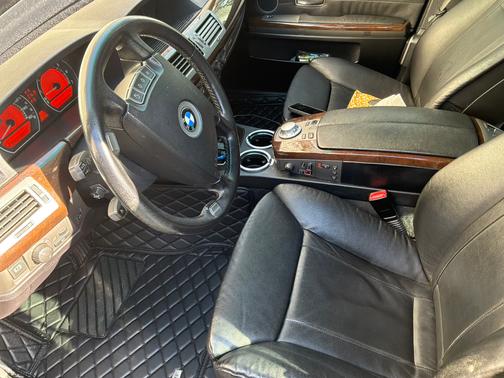 Black 2004 BMW 745 Li