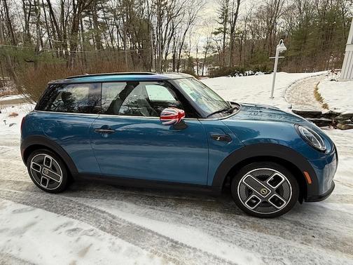 2022 MINI SE Hardtop Cooper