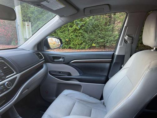 2015 Toyota Highlander Limited Platinum