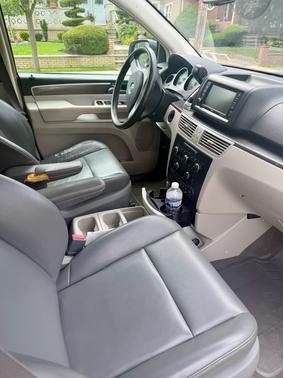 2010 Volkswagen Routan SE