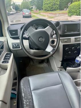 2010 Volkswagen Routan SE