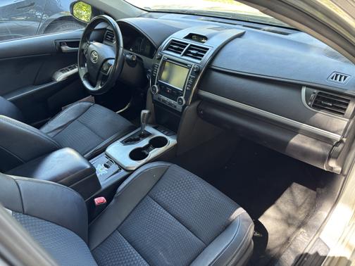 2014 Toyota Camry Hybrid SE Limited Edition