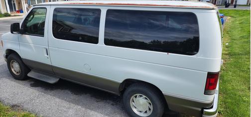 2003 Ford E150 XL Wagon