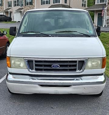 2003 Ford E150 XL Wagon