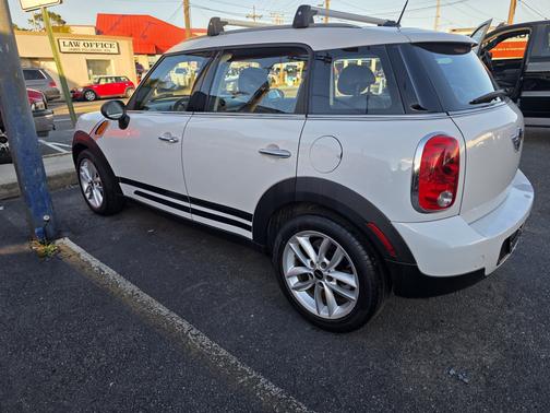 2011 MINI Cooper Countryman Base