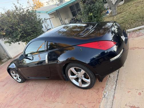 Blue 2008 Nissan 350Z Base