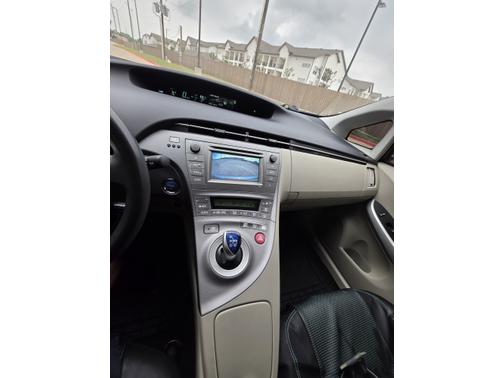 Green 2015 Toyota Prius Three