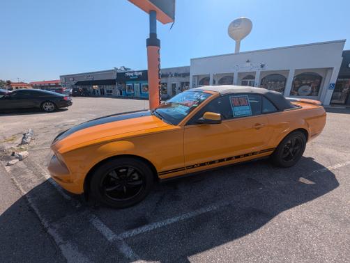 2007 Ford Mustang Deluxe