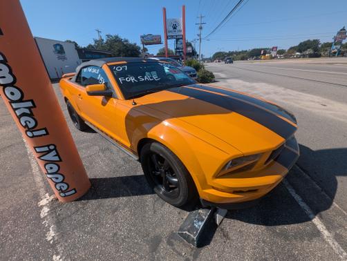 2007 Ford Mustang Deluxe