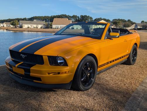 2007 Ford Mustang Deluxe