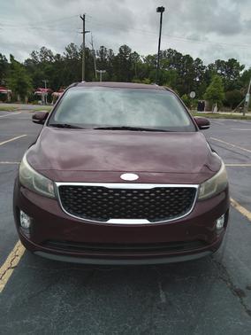 Red 2015 Kia Sedona EX