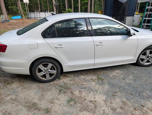 White 2013 Volkswagen Jetta TDI