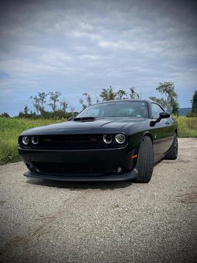 Black 2018 Dodge Challenger 392 Hemi Scat Pack Shaker