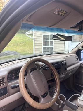 Green 2000 Ford F-350 Lariat Crew Cab Super Duty DRW