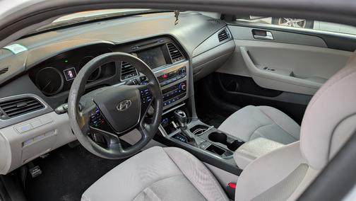 White 2017 Hyundai SONATA SE
