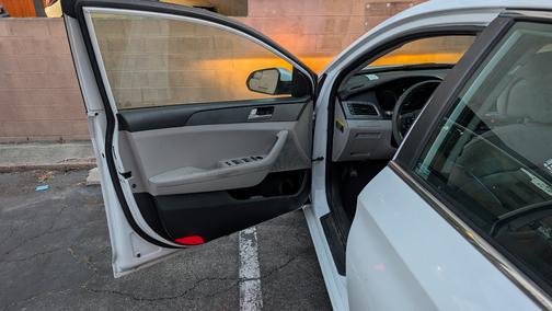 White 2017 Hyundai SONATA SE