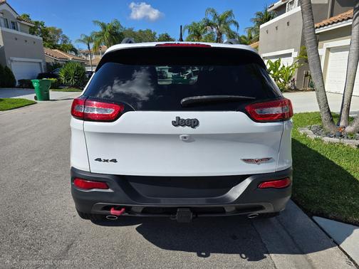 White 2014 Jeep Cherokee Trailhawk
