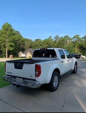 White 2016 Nissan Frontier SV