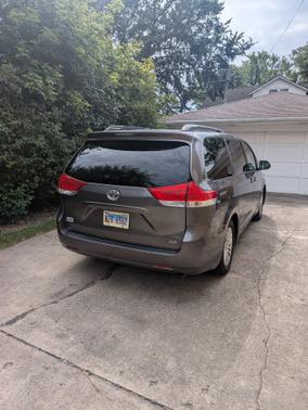 2011 Toyota Sienna XLE