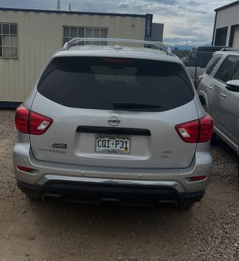 2020 Nissan Pathfinder SL