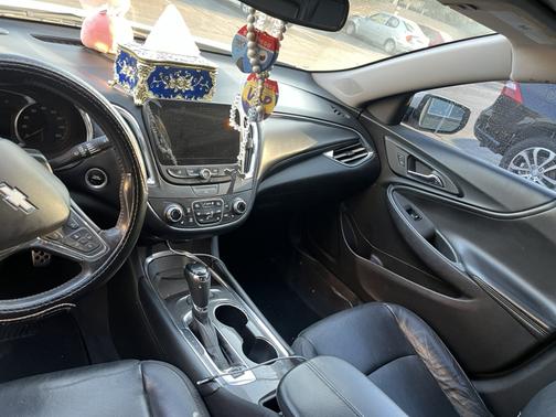 White 2017 Chevrolet Malibu Hybrid Base