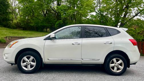 White 2013 Nissan Rogue S