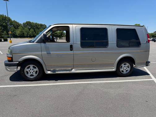 Gray 2004 Chevrolet Express 1500 Base