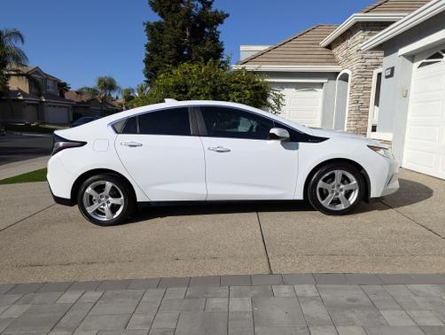2017 Chevrolet Volt LT