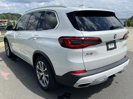 White 2022 BMW X5 xDrive40i