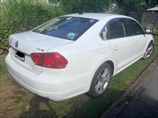 White 2015 Volkswagen Passat 2.0L TDI DSG SE w/Sunroof