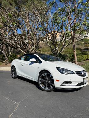 White 2019 Buick Cascada Premium
