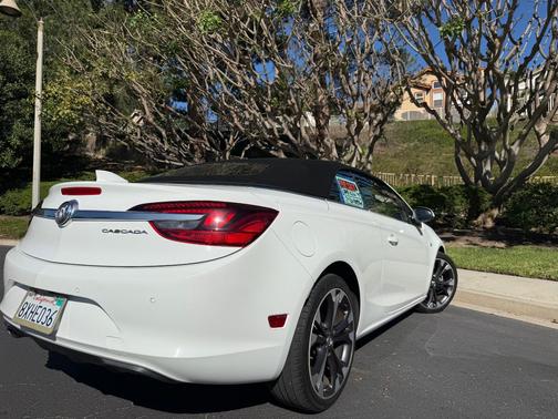 White 2019 Buick Cascada Premium